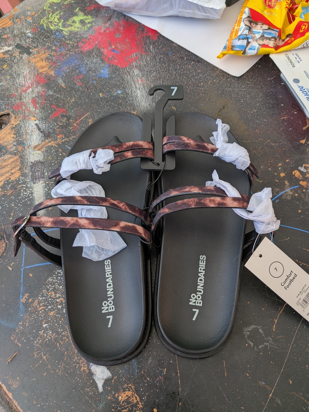 No Boundaries Women's Black Slide Sandals with Brown Tie-Dye Straps